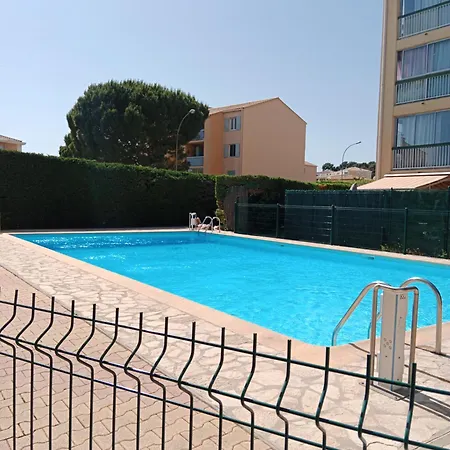 T2 Piscine, Parking Et Clim A 사나리쉬르메르